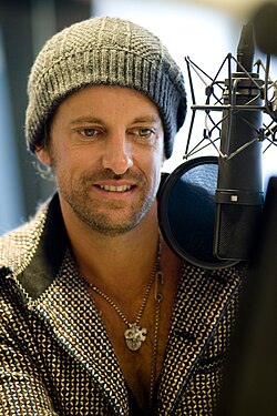 ダニエル・パウター：世界的ヒット曲を生んだカナダ出身のシンガーソングライター