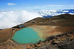 日本で最高所の湖沼である御嶽山の二ノ池(火口湖)