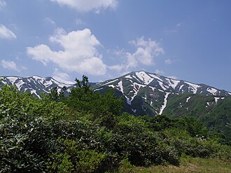 飯豊山：飯豊連峰の主峰と山岳信仰の歴史