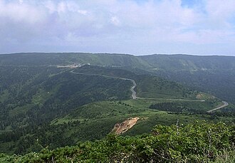 八幡平:奥羽山脈に広がる火山群と高原台地の自然