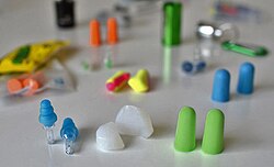 耳栓:聴覚保護と遮音のための器具