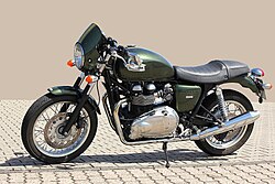 トライアンフ・スラクストン900