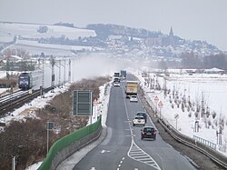 冬の山間部と風花