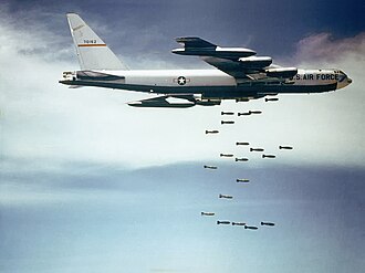 軍用爆撃機の歴史と発展、その任務