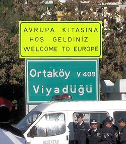 トルコ語の言語学的特徴と歴史的変遷