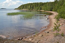 ヒエタサーリ島(ヒエタ島)とサイマー湖