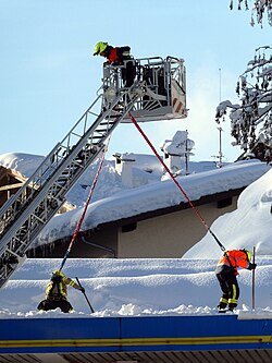 雪下ろし作業