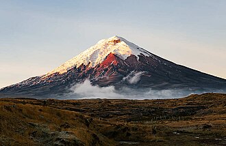 コトパクシ山:エクアドルのアンデス山脈にある活火山
