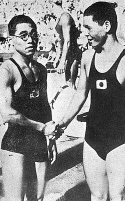 ロス五輪1500m競泳銀メダリストの牧野(左)と同種目金メダリスト北村久寿雄