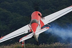民間アクロバットチームによる飛行