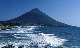 薩摩富士・開聞岳の地理と火山活動の概要