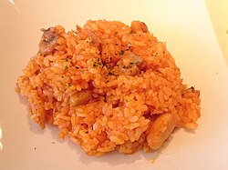鶏肉と米飯の料理「チキンライス」の歴史と文化
