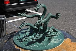 水木しげるロードの八岐大蛇像