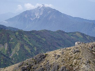 雨飾山：頸城山塊の双耳峰と登山ガイド