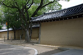 建築物や敷地の境界を守る構造物「塀」の構造と歴史