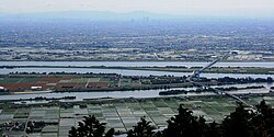 多度山から望む木曽三川の手前からの配置