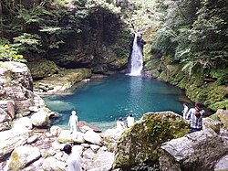 にこ淵の全景