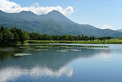 知床五湖と羅臼岳の景色