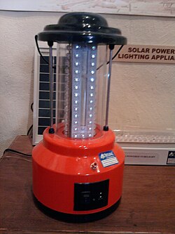 LEDを使用するソーラーランタン