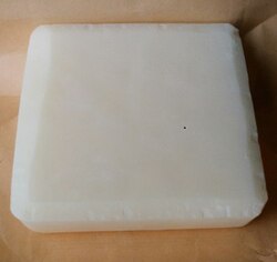 白蝋（木蝋を漂白したもの）