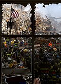 アメリカ同時多発テロ事件世界貿易センタービルで活動する消防隊員