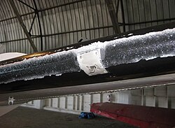 着氷が発生した飛行機の主翼