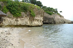 断崖状の海岸の一例