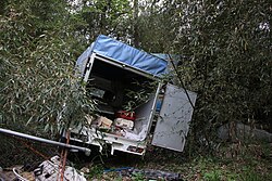 不法投棄された貨物自動車