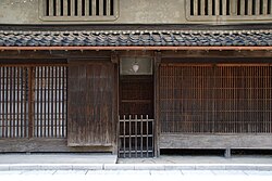 伝統的な商家建築の窓