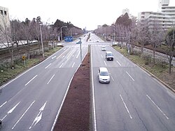 ペデストリアンデッキから見た学園西大通り方面の風景