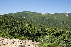 薬師岳展望台より望む安達太良山山頂部