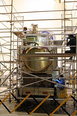 GSFCにて音響試験の準備をするGPMコア衛星