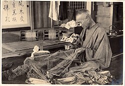漁網の修理風景（大正初期）