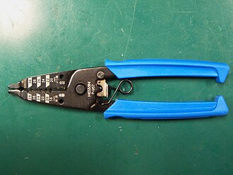 ワイヤーストリッパーの構造と用途解説