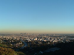 都心と郊外の風景