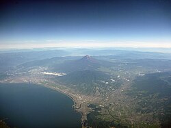 田方平野の一部と富士山