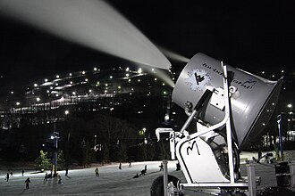 人工降雪機の仕組みと歴史:スキー場を支える造雪技術
