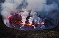 アフリカ東部・ニーラゴンゴ山の火口