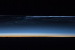 国際宇宙ステーションから撮影した夜光雲