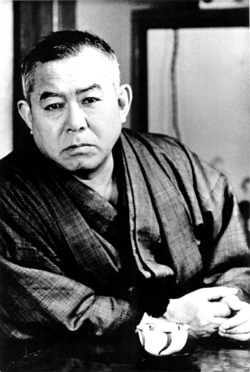 日本近代文学の巨匠・谷崎潤一郎の生涯と芸術