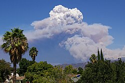 2009年8月のカリフォルニア山火事における火災積雲