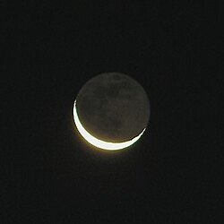 地球照:月の暗部を照らす地球の反射光