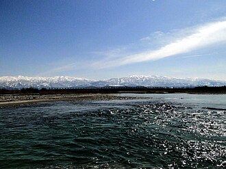 黒部川：北アルプスから日本海へ流れる急流河川