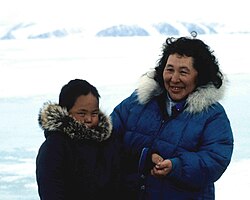 北極圏の先住民族:エスキモーとイヌイットの呼称と文化