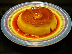 カラメルソースをかけたプリン