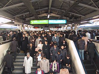 日本のサラリーマン文化の歴史と社会的背景