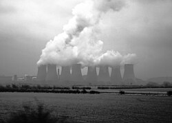 電力供給の基盤施設である発電所の構造と歴史