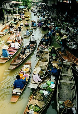 タイの水路と水上マーケット
