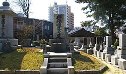 崇福寺の玄洋社墓地にある来嶋恆喜之墓