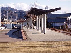 土浦方のホーム風休憩所（2006年1月）